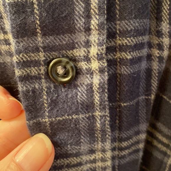 Men’s Flannel Shirt - Picture 3 of 7